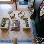 Super 8 By Wyndham Santa Fe