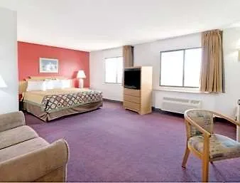 Super 8 By Wyndham Santa Fe