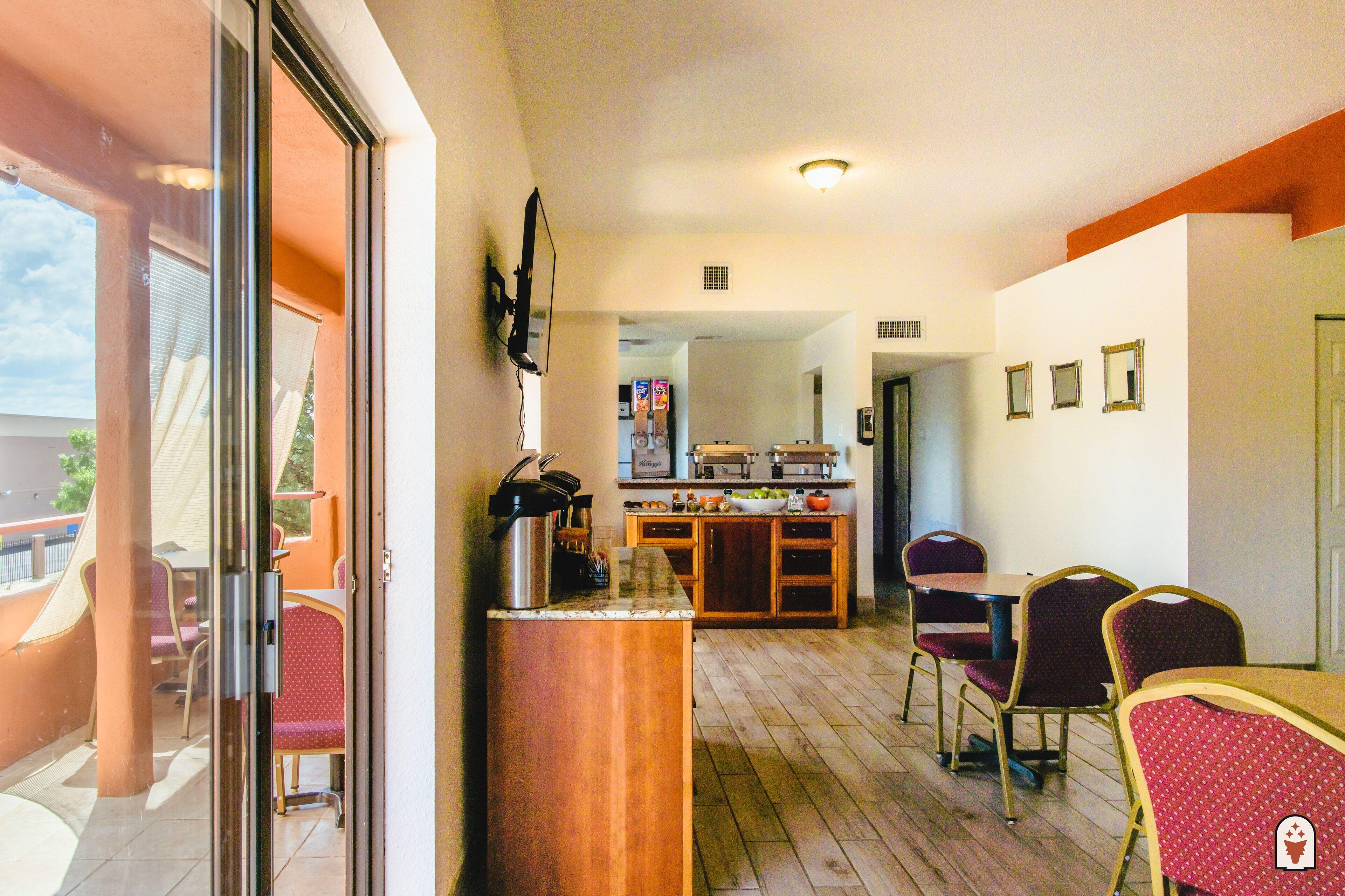 Super 8 By Wyndham Hotel 2*